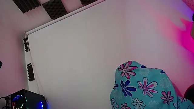 luly pink online show from January 14, 3:34 am