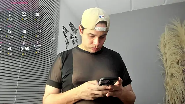 Snapshot of Latin_boy_surprisee chatting on November 21, 1:04 am Latin boy surprisee online show from November 21, 1:04 am