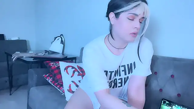 Snapshot of Arab_tgirl chatting on May 17, 8:38 pm Arab tgirl online show from May 17, 8:38 pm