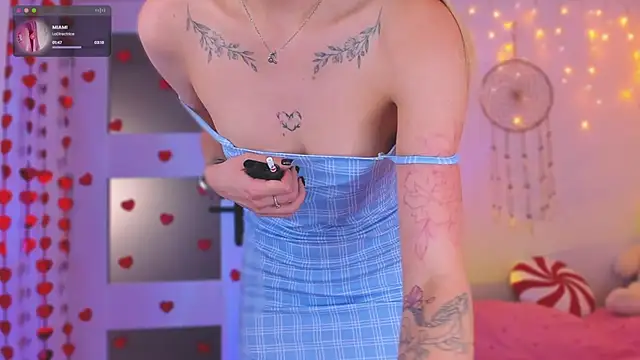 Kamila icee online show from February 15, 7:39 pm