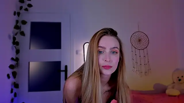 Kamila icee online show from March 19, 7:49 pm