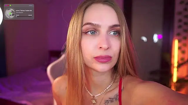 Kamila icee online show from October 4, 6:39 pm