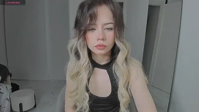 Snapshot of KellyBarton chatting on December 17, 6:20 pm KellyBarton online show from December 17, 6:20 pm