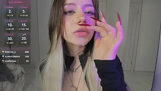 Snapshot of KellyBarton chatting on March 16, 11:47 pm KellyBarton online show from March 16, 11:47 pm