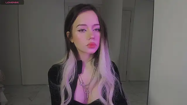 Snapshot of KellyBarton chatting on March 22, 7:09 pm KellyBarton online show from March 22, 7:09 pm