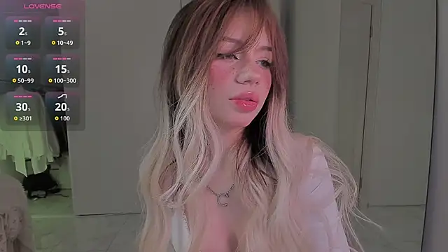 Snapshot of KellyBarton chatting on November 17, 9:09 pm KellyBarton online show from November 17, 9:09 pm