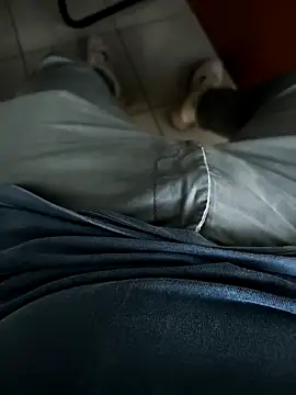 onbifeet online show from December 17, 2:12 pm