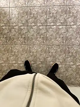 onbifeet online show from February 15, 11:41 am