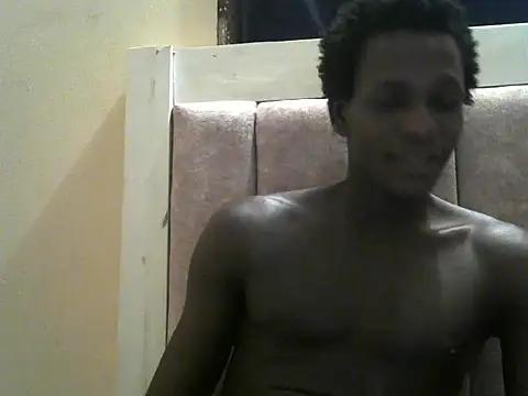 Snapshot of Bigras0011 chatting on June 20, 4:21 pm Bigras0011 online show from June 20, 4:21 pm