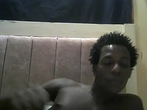 Snapshot of Bigras0011 chatting on July 17, 1:40 pm Bigras0011 online show from July 17, 1:40 pm