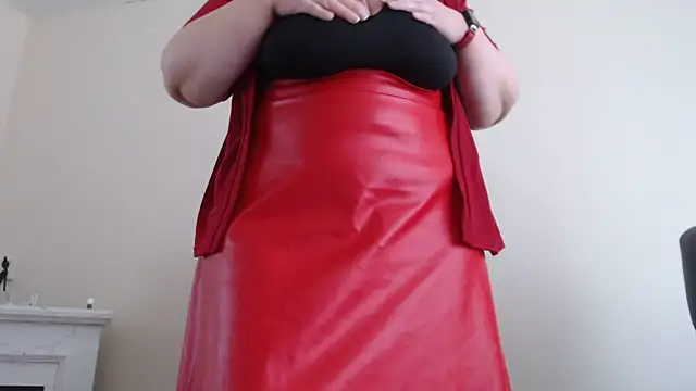 MilfGina online show from February 5, 12:49 pm