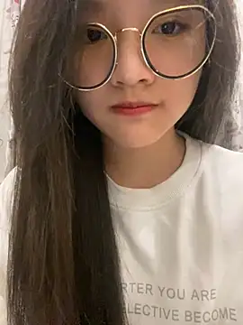 Snapshot of Krixxi22 chatting on January 21, 2:26 pm Krixxi22 online show from January 21, 2:26 pm