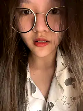 Snapshot of Krixxi22 chatting on October 23, 2:16 pm Krixxi22 online show from October 23, 2:16 pm