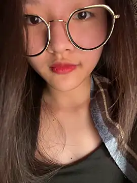 Snapshot of Krixxi22 chatting on October 25, 1:40 pm Krixxi22 online show from October 25, 1:40 pm