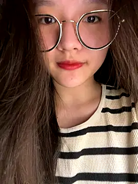 Snapshot of Krixxi22 chatting on November 1, 2:08 pm Krixxi22 online show from November 1, 2:08 pm