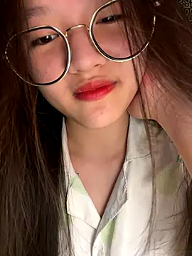 Snapshot of Krixxi22 chatting on November 4, 2:49 pm Krixxi22 online show from November 4, 2:49 pm