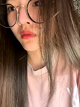 Snapshot of Krixxi22 chatting on November 7, 7:03 pm Krixxi22 online show from November 7, 7:03 pm