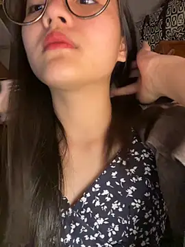 Snapshot of Krixxi22 chatting on November 8, 2:28 pm Krixxi22 online show from November 8, 2:28 pm