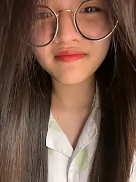 Snapshot of Krixxi22 chatting on November 15, 7:32 pm Krixxi22 online show from November 15, 7:32 pm