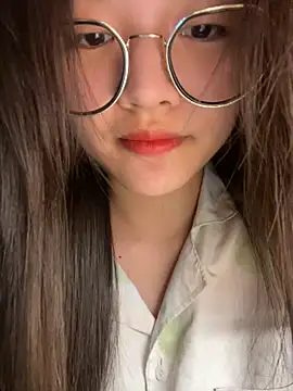 Snapshot of Krixxi22 chatting on November 20, 2:28 pm Krixxi22 online show from November 20, 2:28 pm