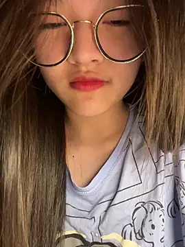 Snapshot of Krixxi22 chatting on December 5, 3:52 pm Krixxi22 online show from December 5, 3:52 pm