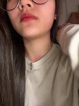 Krixxi22 online show from February 12, 5:30 pm