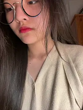 Krixxi22 online show from March 12, 2:45 pm