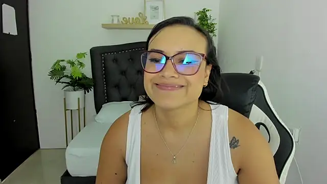 Snapshot of zoe_danae_ chatting on December 26, 12:16 pm zoe danae online show from December 26, 12:16 pm