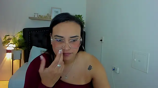 Snapshot of zoe_danae_ chatting on March 8, 12:09 pm zoe danae online show from March 8, 12:09 pm