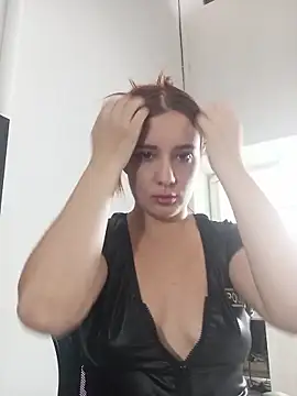 Giselle Noah online show from October 15, 7:58 pm