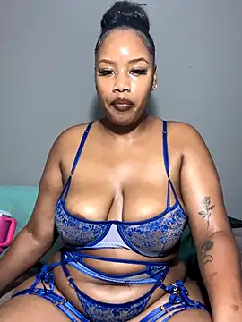 Snapshot of MimiCurves chatting on November 20, 9:20 am MimiCurves online show from November 20, 9:20 am