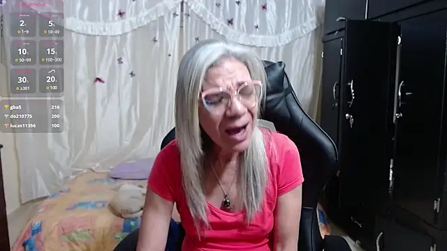 Snapshot of Giorgia_xue53 chatting on March 9, 9:57 am Giorgia xue53 online show from March 9, 9:57 am