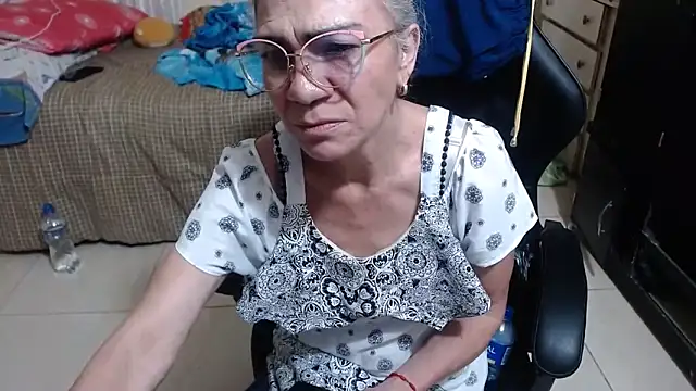 Snapshot of Giorgia_xue53 chatting on March 1, 4:47 am Giorgia xue53 online show from March 1, 4:47 am