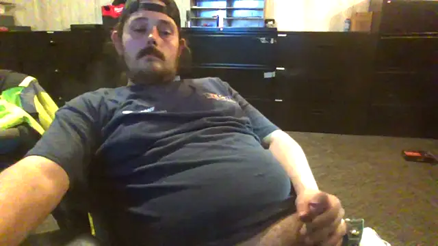 Snapshot of daddysmalldick502 chatting on March 31, 6:52 pm daddysmalldick502 online show from March 31, 6:52 pm
