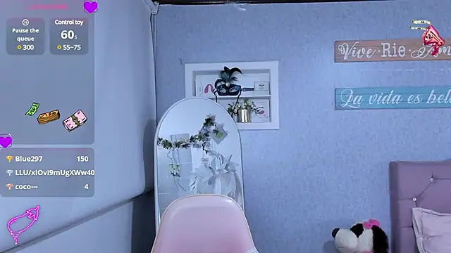 Kenia tompson01 online show from March 7, 11:38 pm