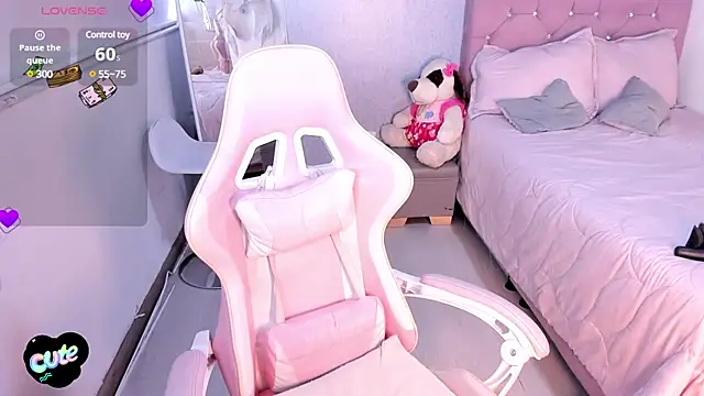 Kenia tompson01 online show from March 21, 6:40 pm