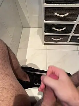 Deralboaus01 online show from February 8, 10:39 am