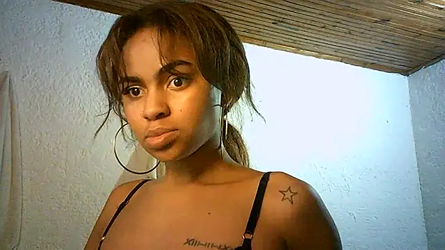 Snapshot of Bellabeltrann chatting on February 4, 8:56 am Bellabeltrann online show from February 4, 8:56 am