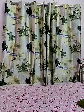 Snapshot of Natasha-143 chatting on November 18, 7:18 pm Natasha-143 online show from November 18, 7:18 pm