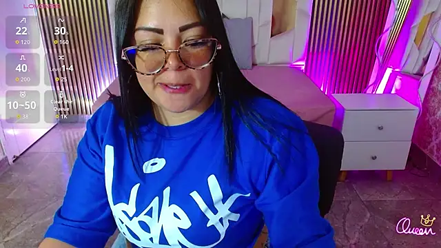 Snapshot of martinna_tay chatting on May 13, 3:26 am martinna tay online show from May 13, 3:26 am