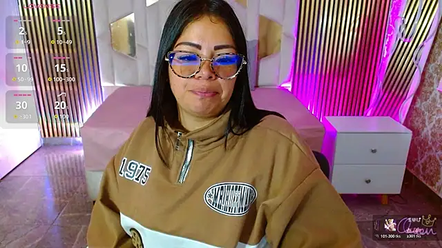 Snapshot of martinna_tay chatting on May 17, 3:26 am martinna tay online show from May 17, 3:26 am