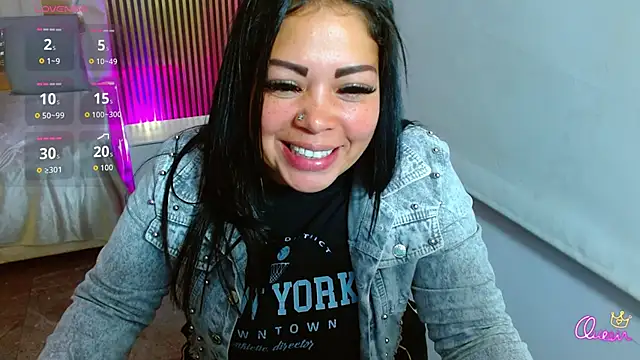 Snapshot of martinna_tay chatting on June 6, 3:33 am martinna tay online show from June 6, 3:33 am