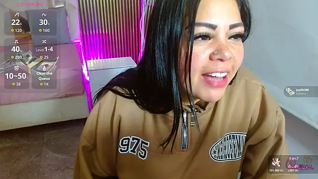 Snapshot of martinna_tay chatting on June 8, 3:29 am martinna tay online show from June 8, 3:29 am