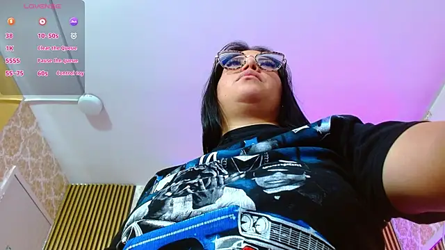 Snapshot of martinna_tay chatting on June 18, 9:14 am martinna tay online show from June 18, 9:14 am