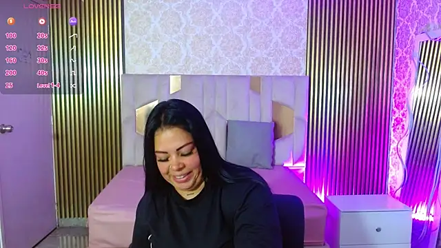 Snapshot of martinna_tay chatting on July 2, 3:23 am martinna tay online show from July 2, 3:23 am