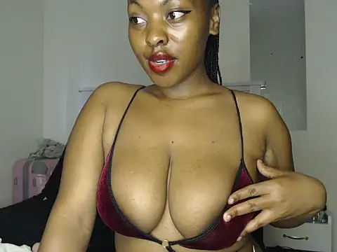 Snapshot of sweetice_02 chatting on January 11, 9:36 am sweetice 02 online show from January 11, 9:36 am