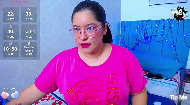 Snapshot of littleflower4you chatting on February 16, 8:44 pm littleflower4you online show from February 16, 8:44 pm
