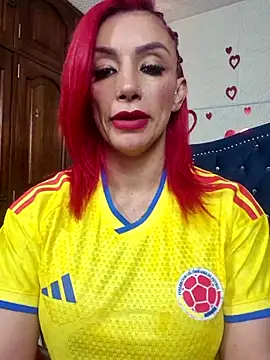 RedQueenMilf online show from June 24, 12:09 am
