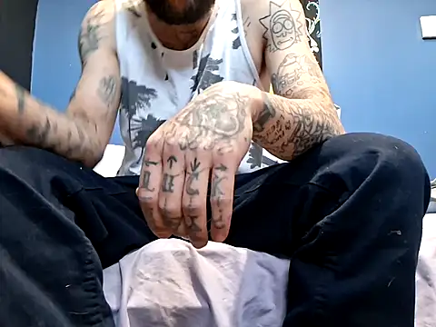 hungandtatted666 online show from April 8, 10:26 am