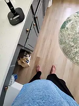 Snapshot of theclubist111 chatting on February 10, 4:47 pm theclubist111 online show from February 10, 4:47 pm